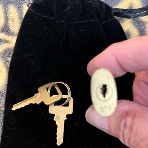 Louis Vuitton Padlock and Keys Set - Picture 4 of 4